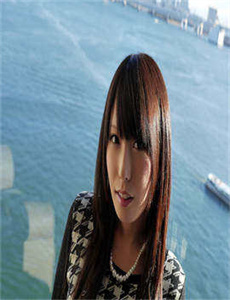 《女人下面舔出的水能吃吗?-左右影视在线观看》