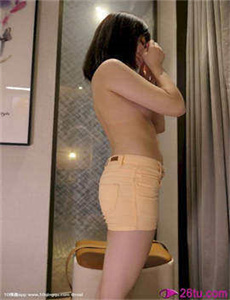 《暗涌黄耀明-宝贝乖H调教跪趴SM》